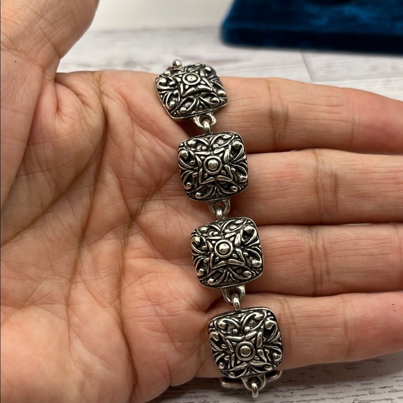 Bracelet Bailey Silver Floral Bracelet Vintage Swirl Toggle Closure - Picture 8 of 10